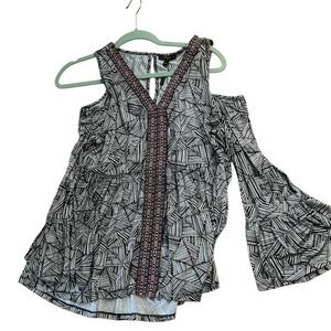 Black and White Patterned Women's Top